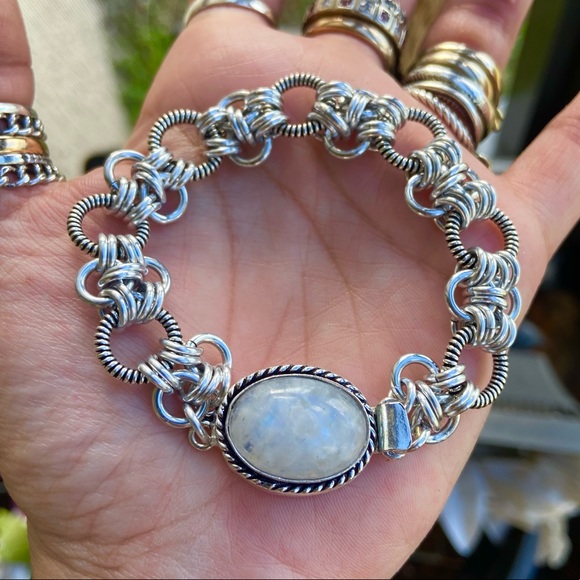 Maille moonstone bracelet . Handmade maille chain & genuine moonstone gem clasp - Picture 14 of 16
